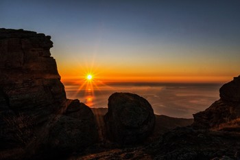 Crimean morning / ***