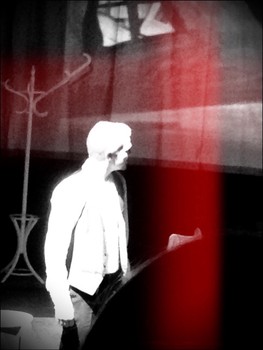 Drew attention / ***