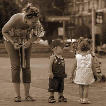 Drew attention / http://www.youtube.com/watch?v=WKE2OYKqse4