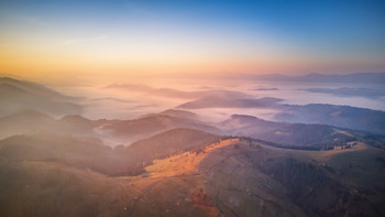 Mountain sunrise / ***