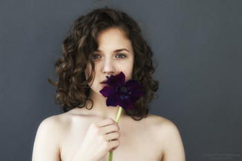 Girl with flower / ***