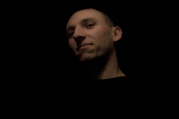 Out of the darkness / ***