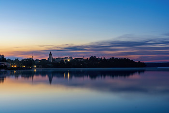dawn / ***