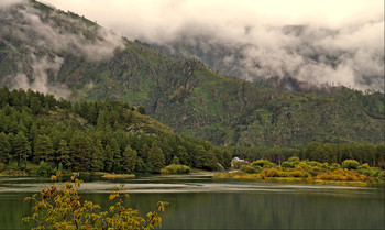 At the foot of the mountains ... / ***