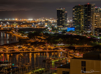Honolulu Nights / Night city view over Honolulu, Hawaii