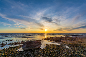 Sunset on the lake / ***
