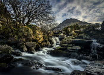 Pont Pen-Y-Benglog / These are the top of the Ogwen falls in North Wales just by the A5, just after the outflow from Llyn Ogwen, with Tryfan in the background.