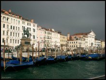 Italy / ***