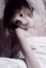 Fragile porcelain doll / ***