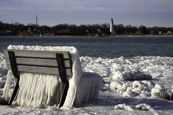 Winter at the River / Winter at the mouth of the river is always interesting because of storms