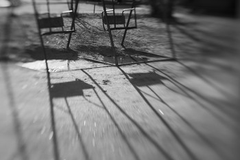 Winged swing / ***