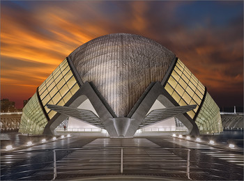 &nbsp; / L'Hemisfèric (span. El Hemisférico) is the cultural building, planetarium and cinema in the City of Arts and Sciences in Valencia, Spain.
The building was designed by Santiago Calatrava and opened on 16 April 1998 as the first building of the City of Arts and Sciences in dried-out riverbed of the Turia.
The architect designed the building as a colossal human eye - the eye of wisdom, which is intended to symbolize the audiovisual experience of visitors when viewing the demonstrations.