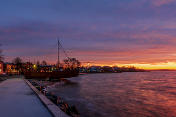 Sunrise / ***
