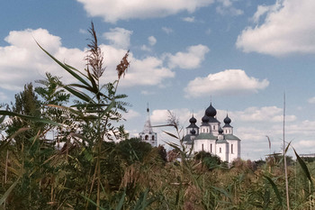 View of the Holy don Starocherkassk monastery / ***