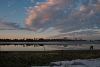 Spring evening. / ***