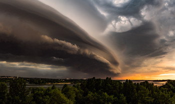 Storm Front / ***