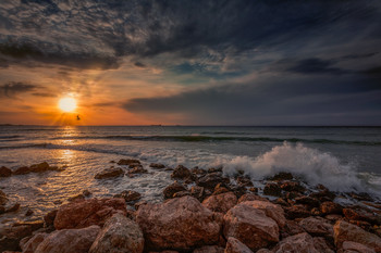 Sunset / ***