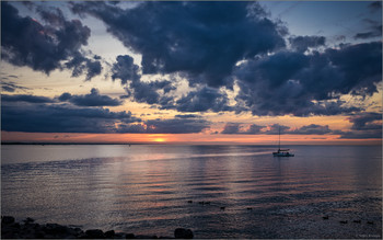 On the sunset / ***