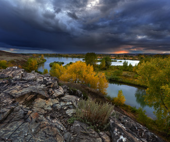 Storm Front / ***