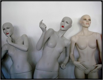 the joking graces / mannequins in the shop - artificial light