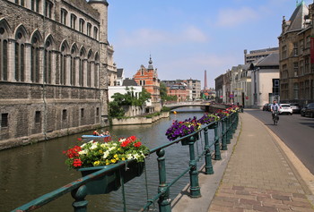 Ghent / ***