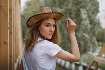 Alexandra / ***