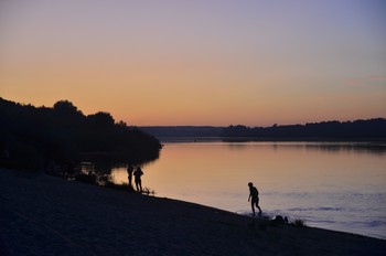 Evening beach / ***