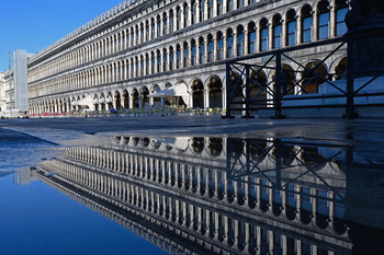 Venedig / Spiegelung am Markusplatz in Venedig