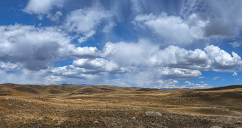 &quot;Clouds walk across the sky ...&quot; (Mountain steppe) / ***