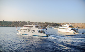 Yachts / https://www.instagram.com/vaguro_v_u_v/