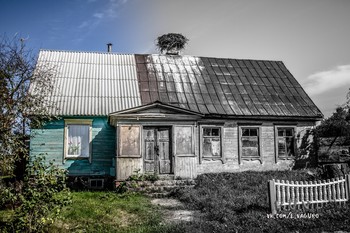 an old house / https://www.instagram.com/vaguro_v_u_v/ 
https://web.facebook.com/evgeniy.vagouro