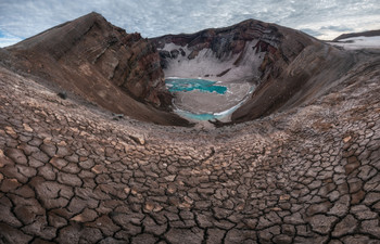 The wounds of the earth. / ***