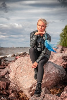 on the shore / ***