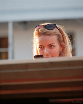 These eyes in front ... / ***