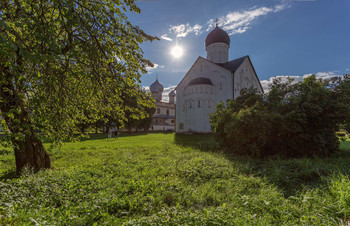 On the outskirts / ***