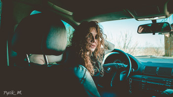 Sophia Krivyakova / Curly girl in BMW