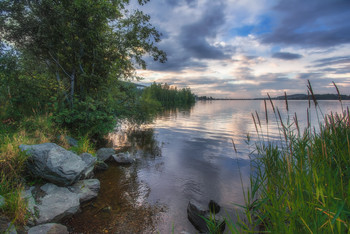 Evening on the lake / ***