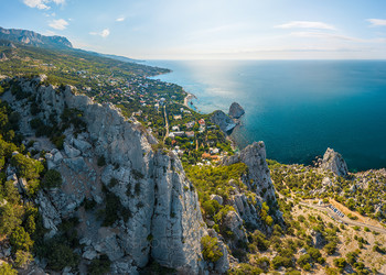 The rocky coast of the Crimea / ***