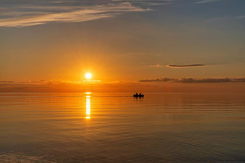 Sunset on the lake / ***