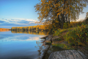 Autumn Beach / ***