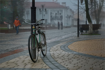 Old bicycle / ***