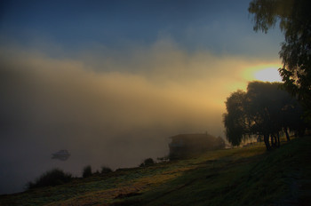 Fog dissipates / ***