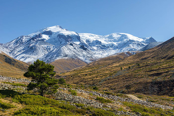 Elbrus (5642 m) / ***