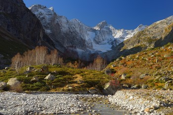 Morning in the mountains / ***