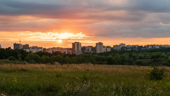 Sunset over the city / ***
