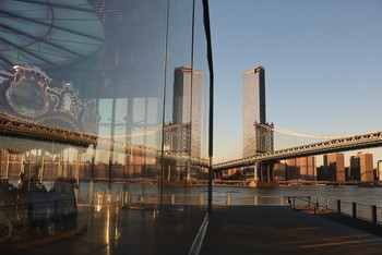 The Brooklyn Bridge / ***