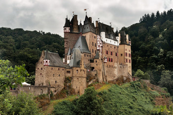Eltz Castle / ***