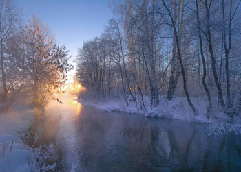 Sunrise over the river / ***
