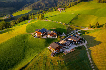 Sunset in the mountains / ***