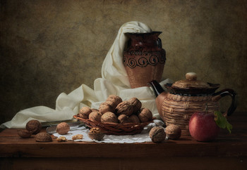 With nuts / ***